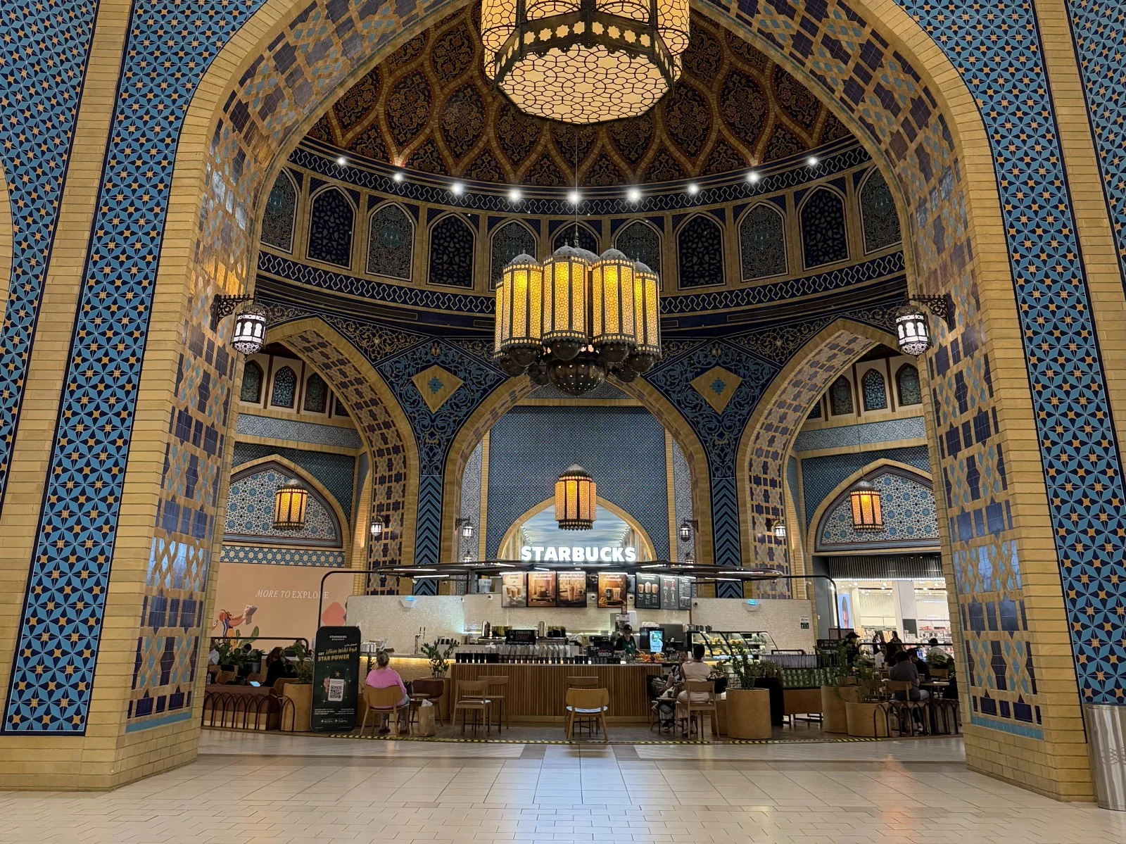 世界一美しいスタバに行ってみた！&お土産・物価調査